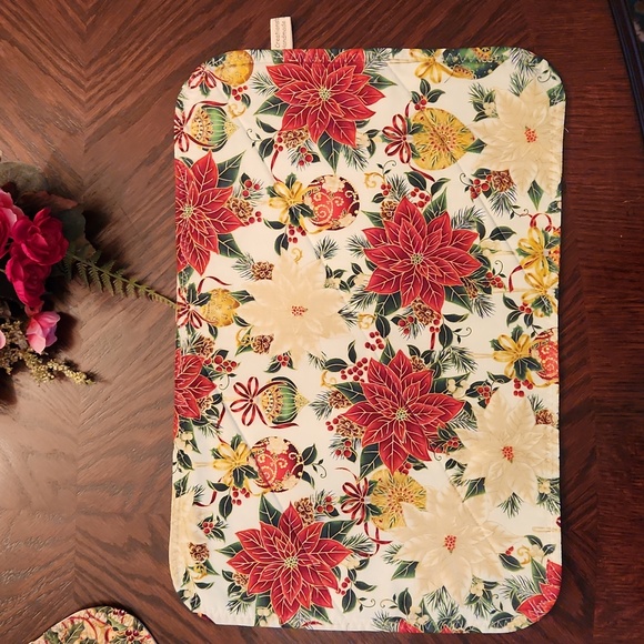 Handmade reversible Christmas themed placemats - Picture 5 of 6
